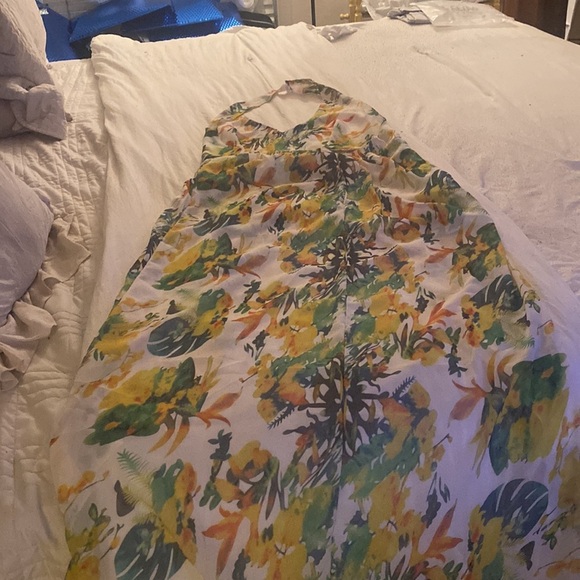 Halter dress with shorts inside - Picture 12 of 12